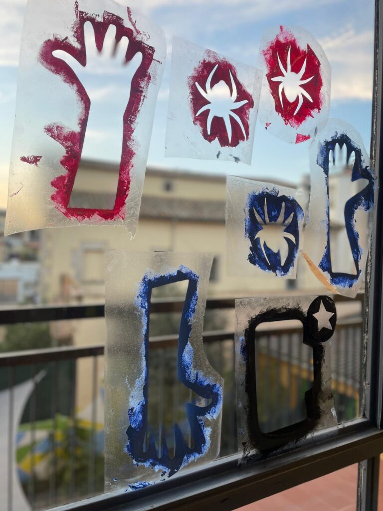 Obres d'art creades pels alumnes de l'escola FEDAC Salt en el projecte ARTemporani.